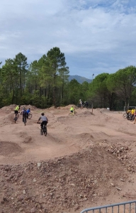 Espace ludique Bagnols en Forêt Shape N Ride