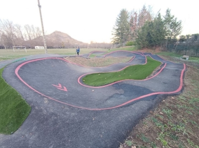 Pumptrack Le Breuil sur Couze 