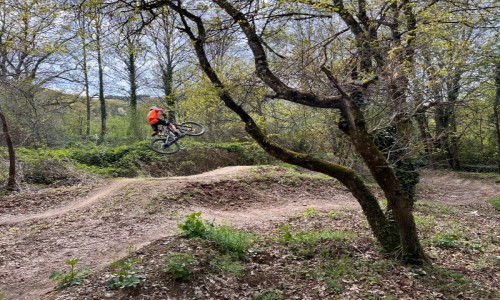 Stade XCO Autun départ pistes bleues et rouges