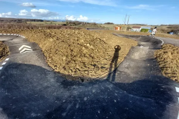 Pumptrack Méroux-Moval