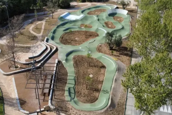 Pumptrack Saint Cyr sur Mer