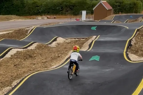 Pumptrack Saint Georges sur Baulche 